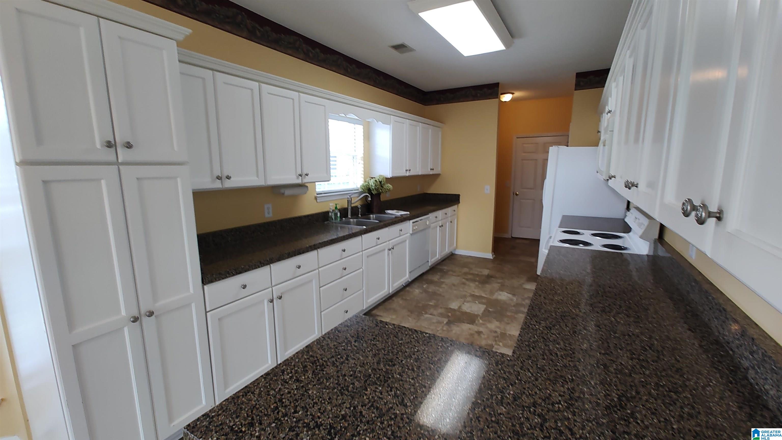 8549 Covington Way Leeds, AL 35094 - Photo 18 of 37