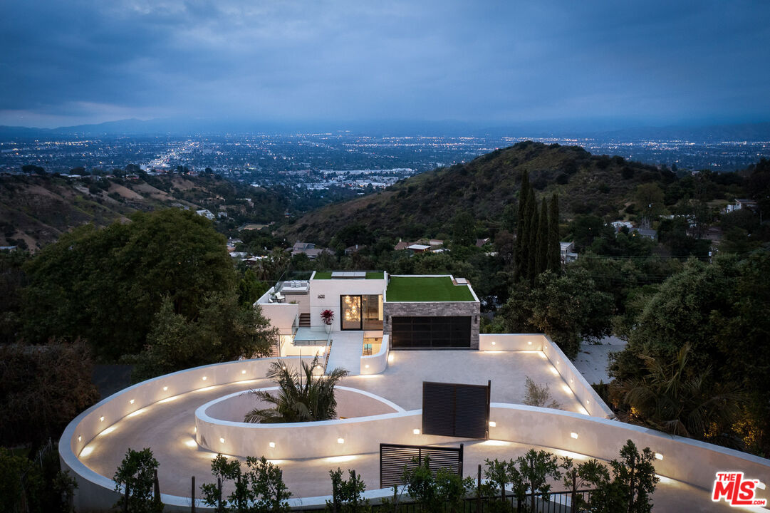 14319 West Mulholland Dr