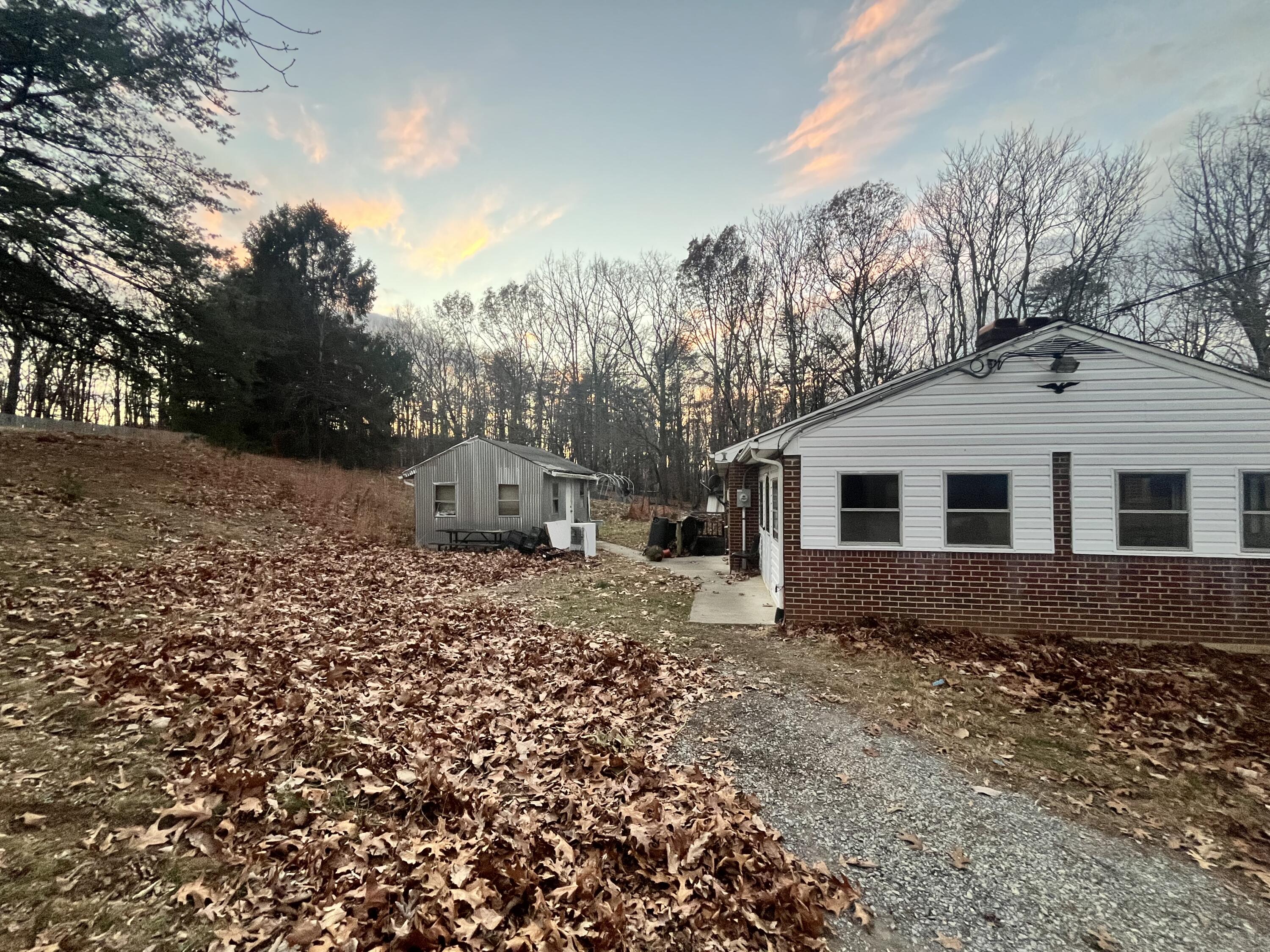 1097 Tree Top Lane Blue Ridge, VA 24064 - Photo 27 of 29 IMG_5480