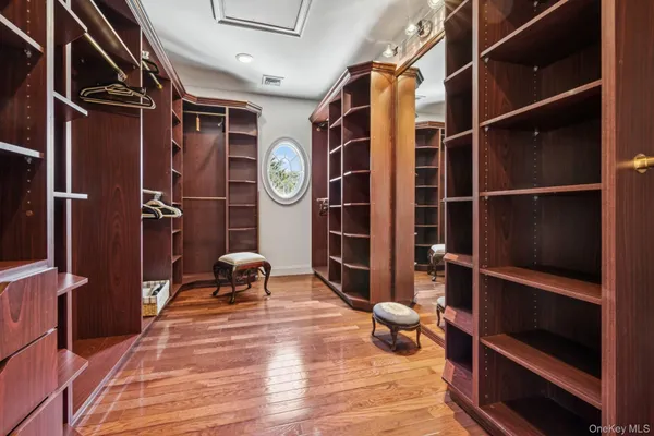 $225,000 | 23 Meadow Lane, Westhampton Beach, NY 11978