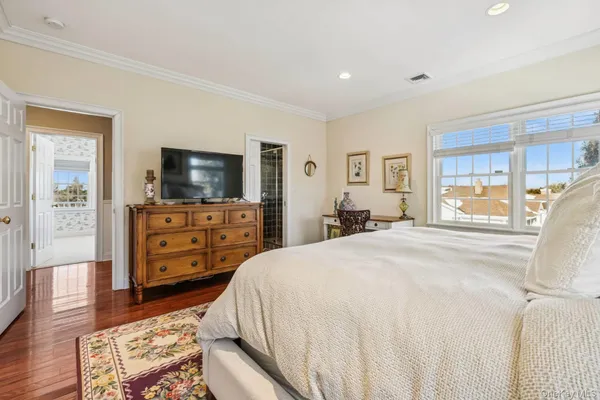 $225,000 | 23 Meadow Lane, Westhampton Beach, NY 11978