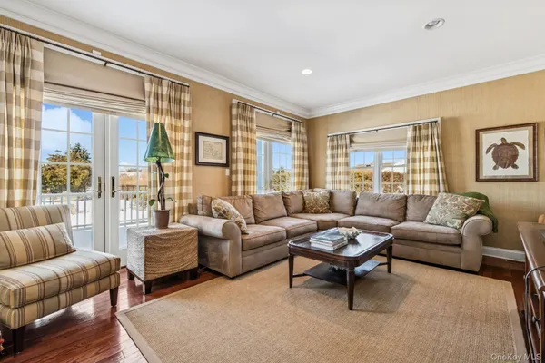 $225,000 | 23 Meadow Lane, Westhampton Beach, NY 11978