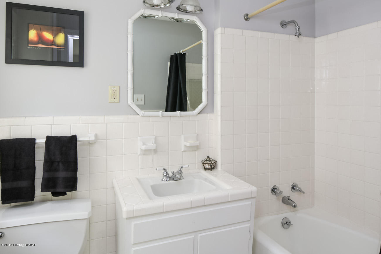 5609 Apache Road Louisville, KY 40207 - Photo 16 of 43 RealTourCast - J Middleton - Apache (15