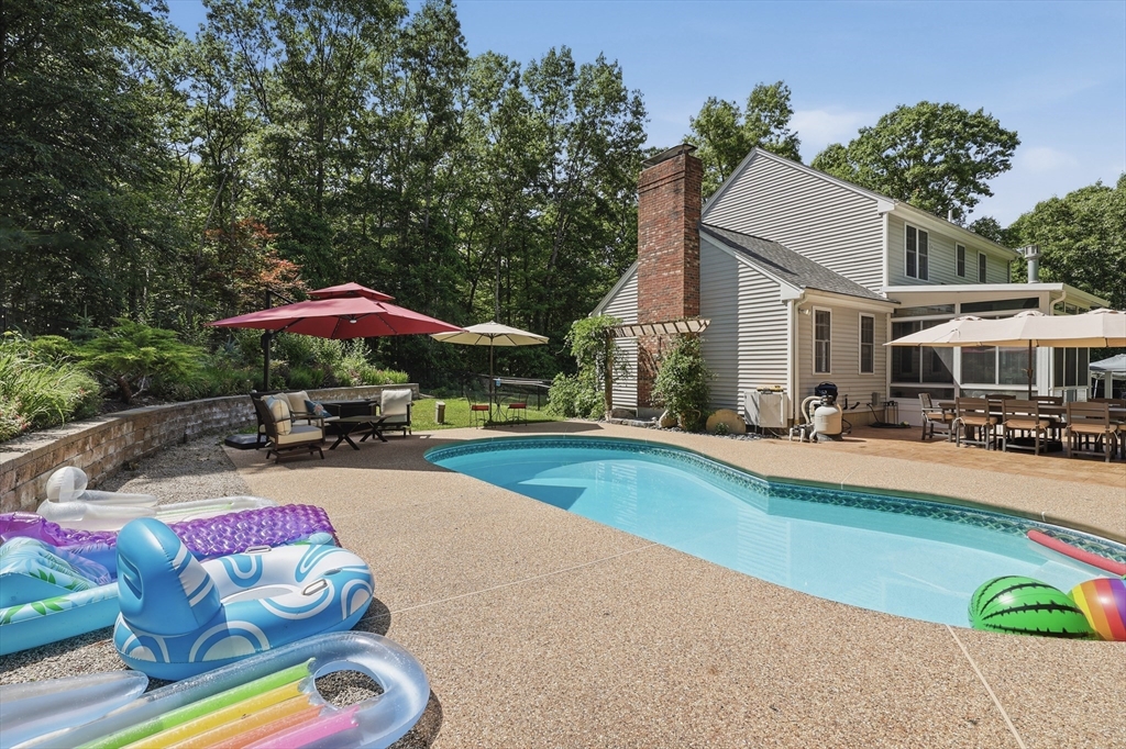 115 Hunter Road Uxbridge, MA 01569 - Photo 33 of 38