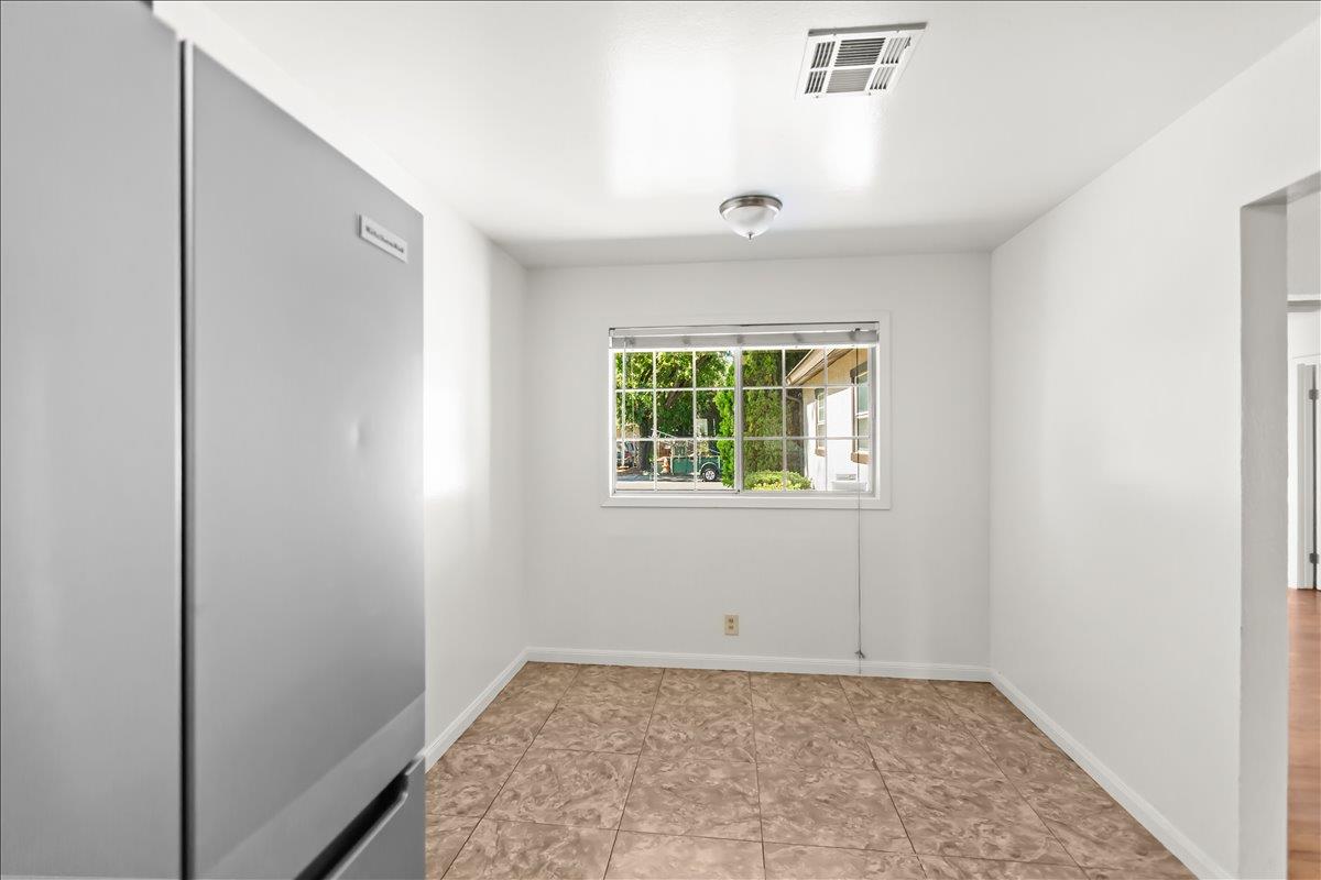 1213 Adel Street Modesto, CA 95350 - Photo 14 of 41