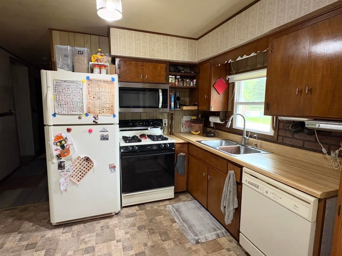 4575 Cummings Road Rhodes, MI 48652 - Photo 9 of 52 Gallery Image 9