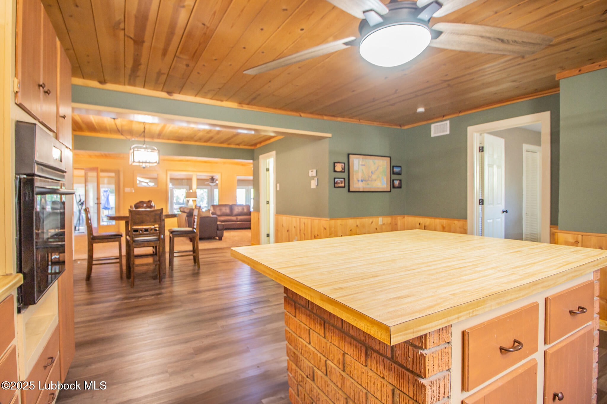 173 Pony Express Trail Lubbock, TX 79404 - Photo 17 of 40 IMG_0657