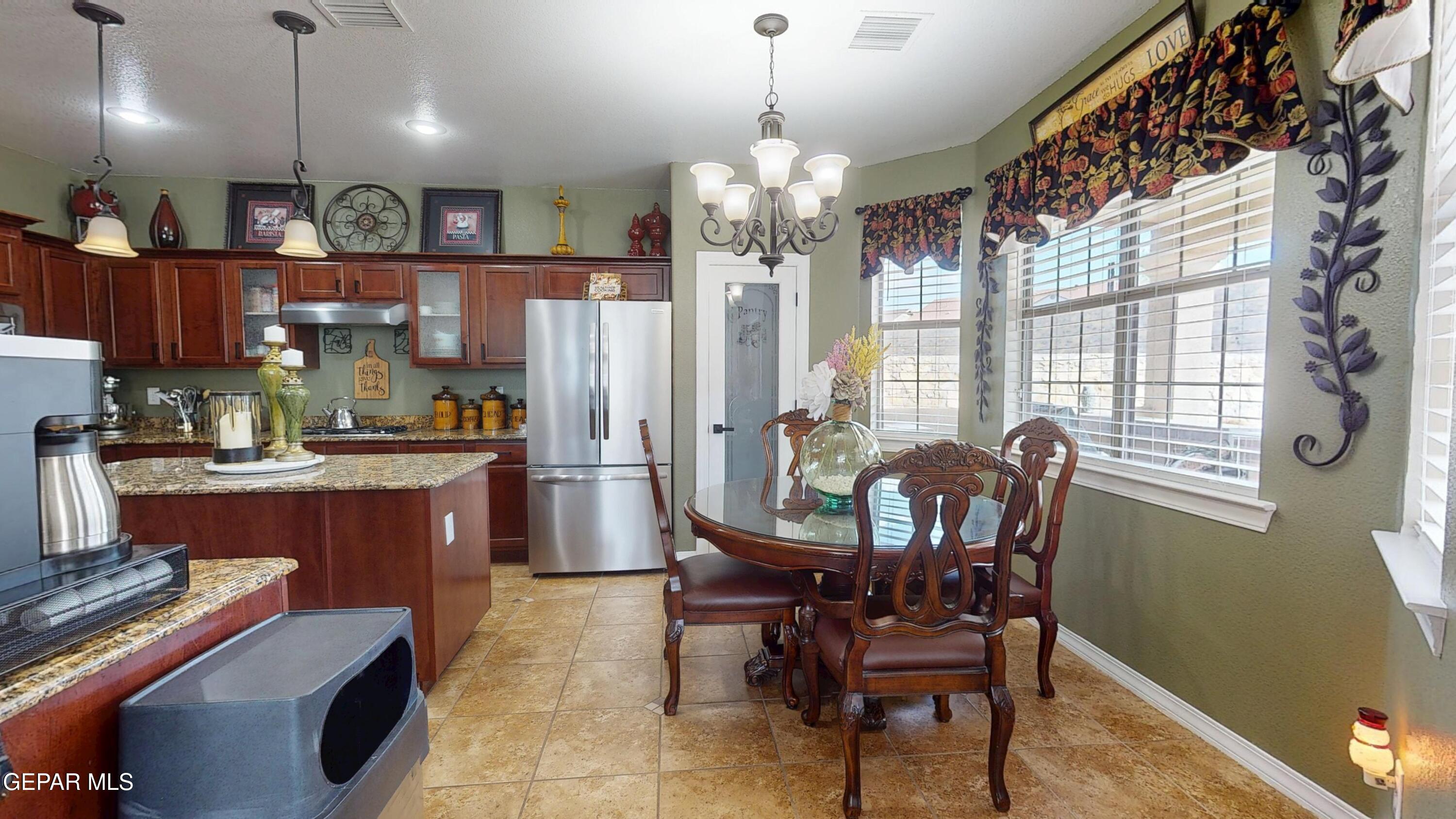 12239 Rathmore Drive El Paso, TX 79928 - Photo 14 of 60 Kitchen Nook