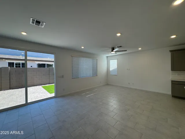 $2,995 | 26331 North 24th Glen, Phoenix, AZ 85085