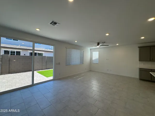 $2,995 | 26331 North 24th Glen, Phoenix, AZ 85085