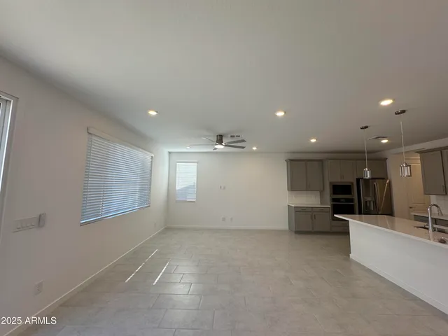 $2,995 | 26331 North 24th Glen, Phoenix, AZ 85085