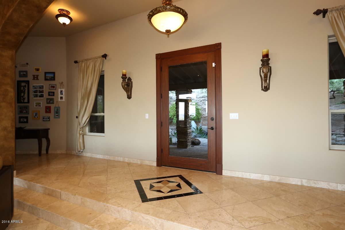 2880 West Maddock Road Phoenix, AZ 85086 - Photo 15 of 62 Foyer
