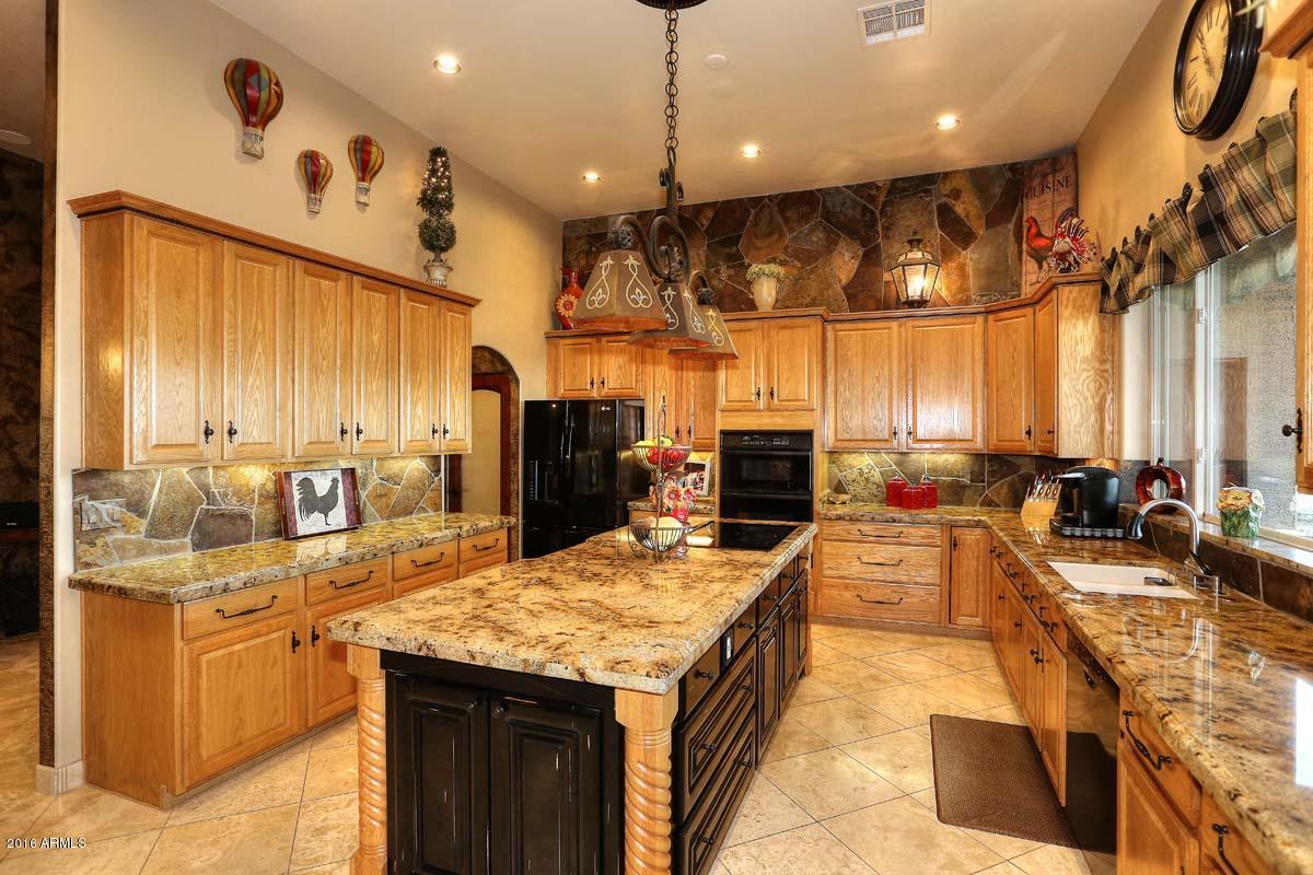 2880 West Maddock Road Phoenix, AZ 85086 - Photo 17 of 62 Kitchen
