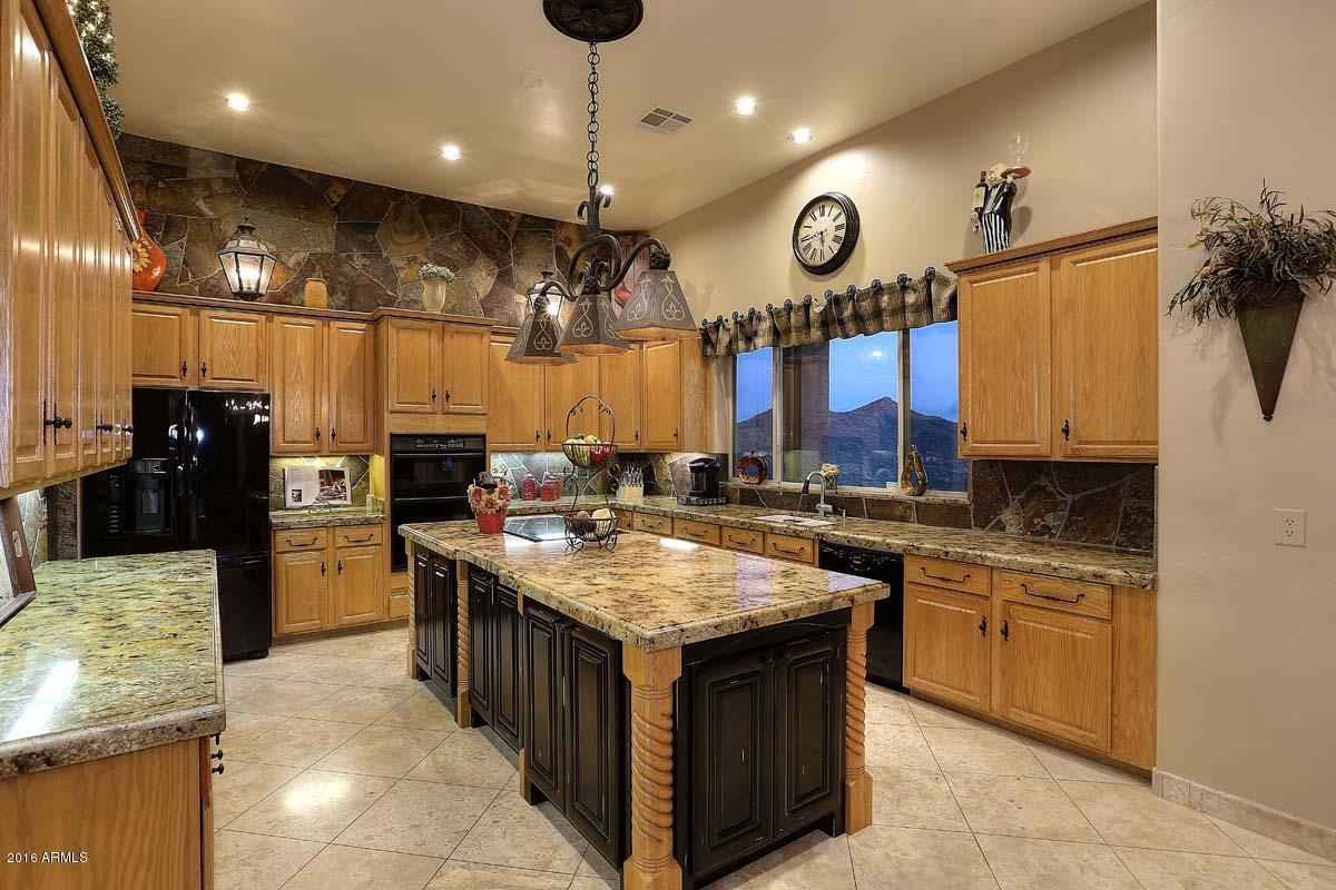 2880 West Maddock Road Phoenix, AZ 85086 - Photo 4 of 62 Night-Kitchen2