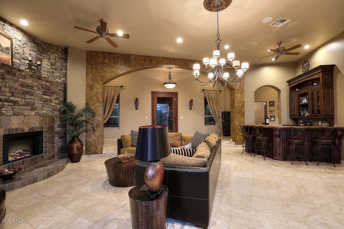 2880 West Maddock Road Phoenix, AZ 85086 - Photo 47 of 62 Night-Great Room-Wet Bar