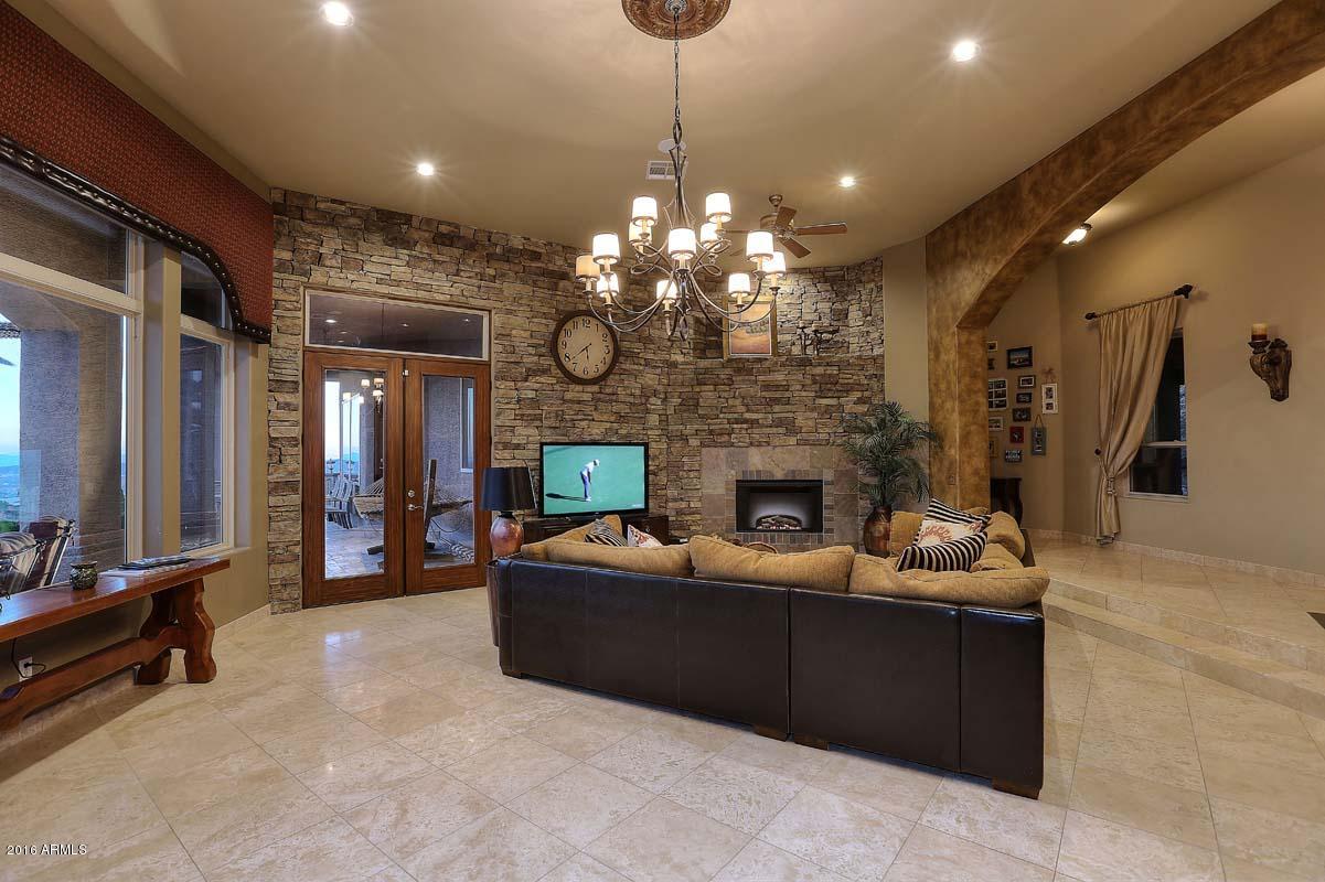 2880 West Maddock Road Phoenix, AZ 85086 - Photo 48 of 62 Night-Great Room2