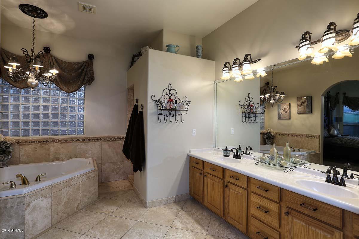 2880 West Maddock Road Phoenix, AZ 85086 - Photo 51 of 62 Night-Master Bath