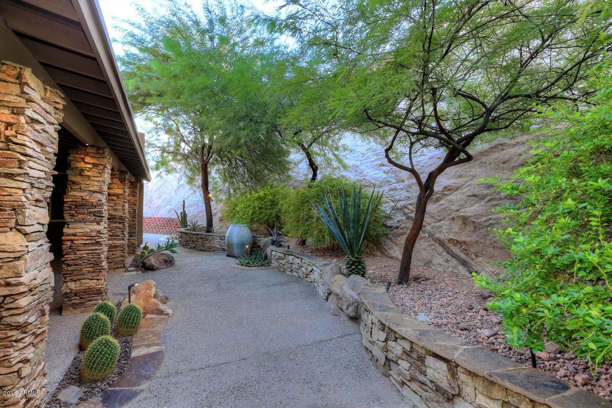 2880 West Maddock Road Phoenix, AZ 85086 - Photo 62 of 62 Walkway to Entry