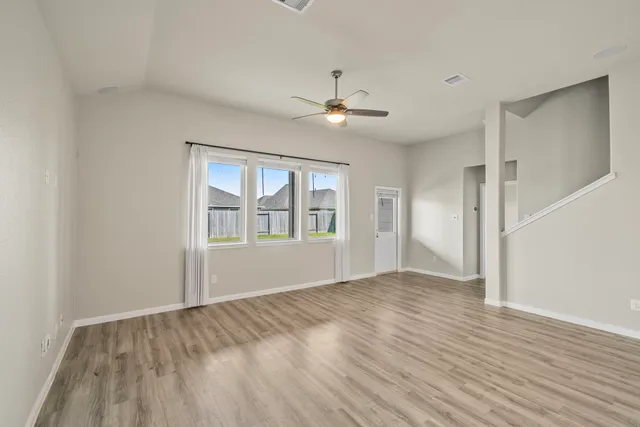 $374,500 | 19111 Shoreside Terrace Drive, Manvel, TX 77578