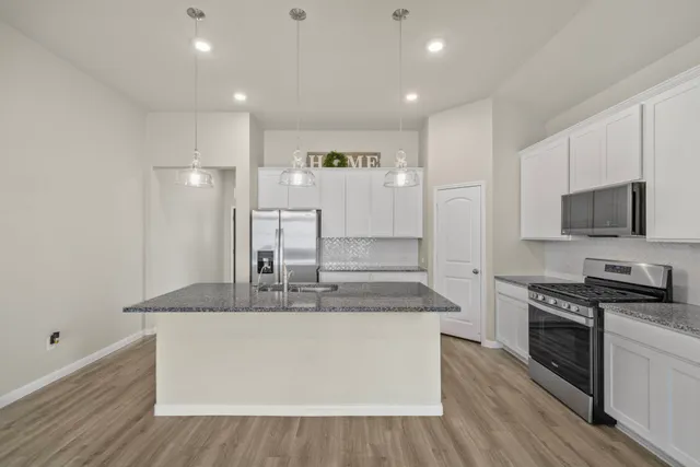 $374,500 | 19111 Shoreside Terrace Drive, Manvel, TX 77578