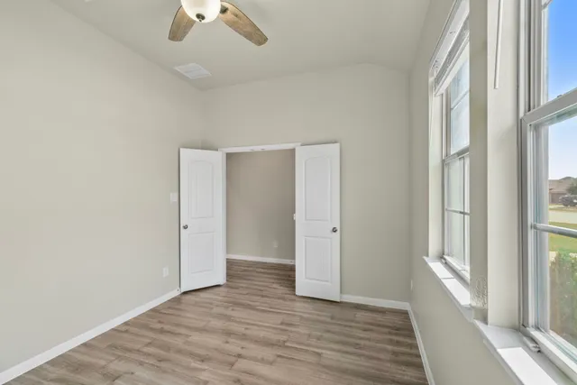 $374,500 | 19111 Shoreside Terrace Drive, Manvel, TX 77578