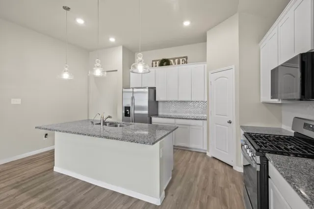 $374,500 | 19111 Shoreside Terrace Drive, Manvel, TX 77578