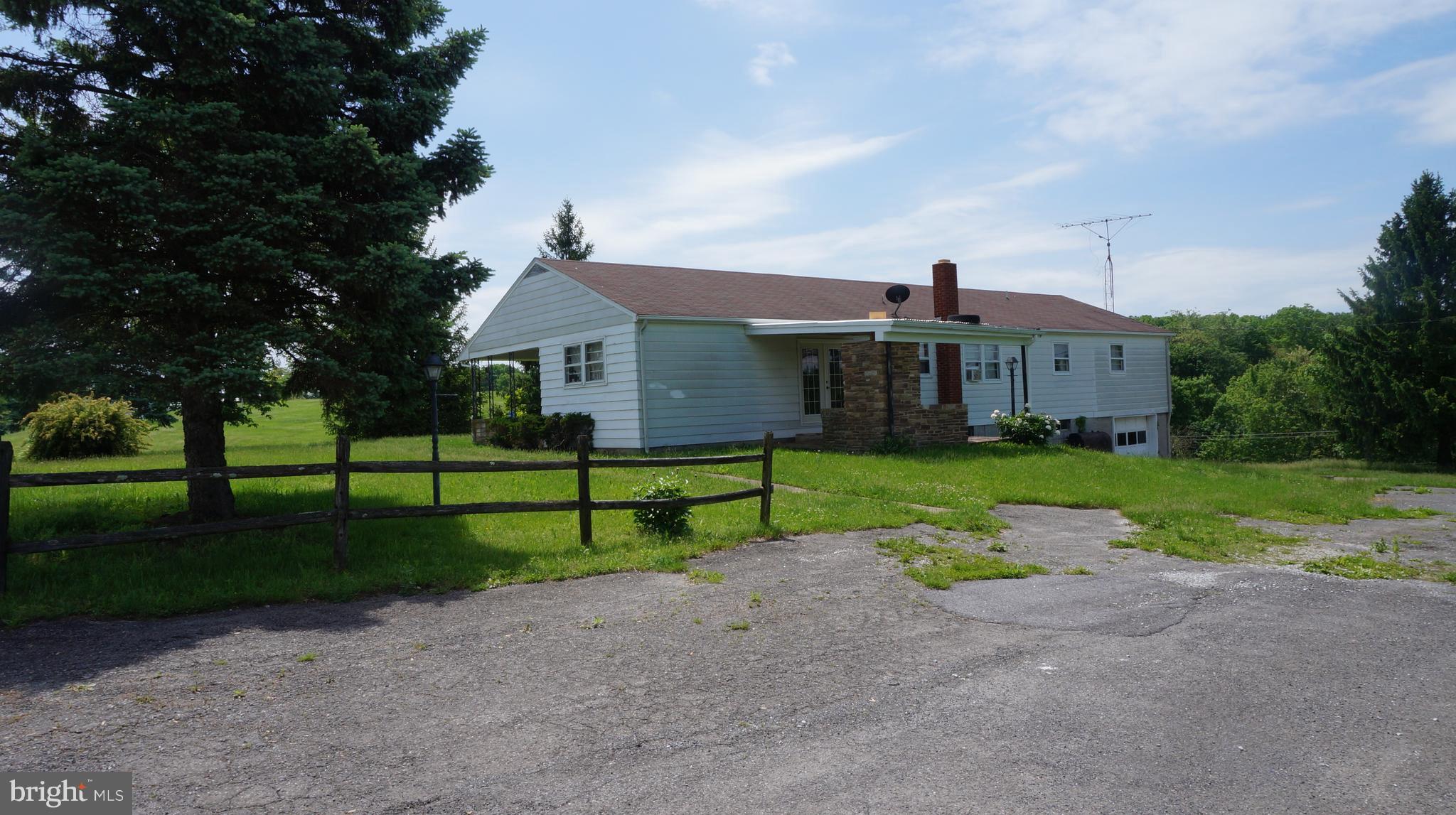 318 Cross Road Berkeley Springs, WV 25411 - Photo 4 of 16 Exterior (Rear)