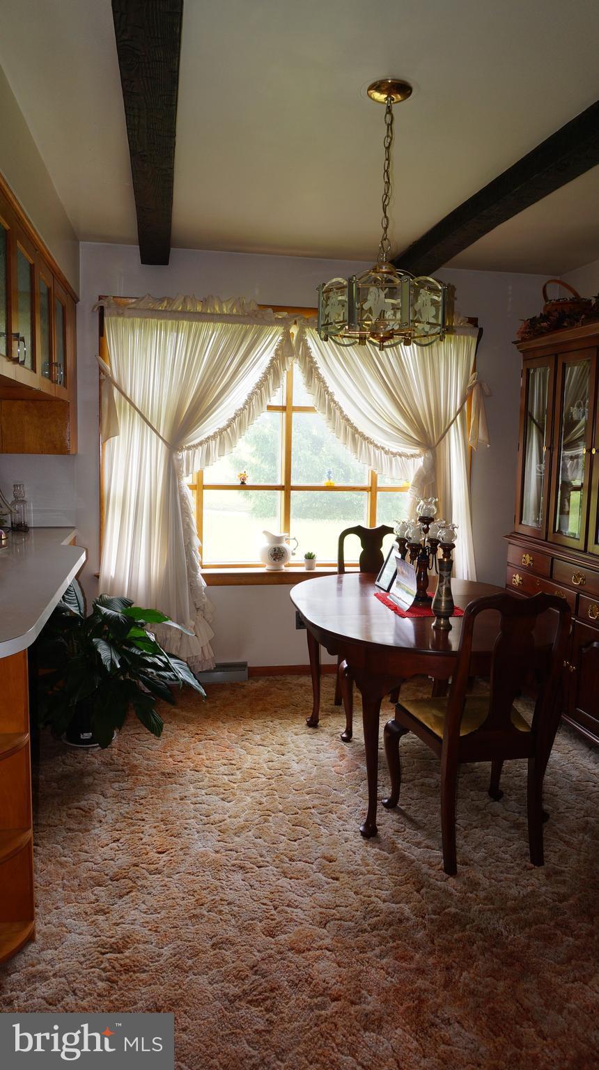 318 Cross Road Berkeley Springs, WV 25411 - Photo 5 of 16 Dining Room