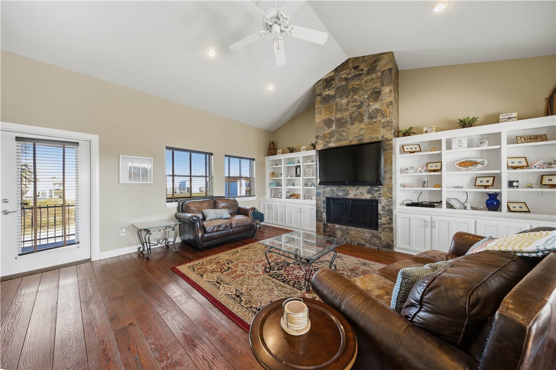 227 Windjammer Road Rockport, TX 78382 - Photo 11 of 40