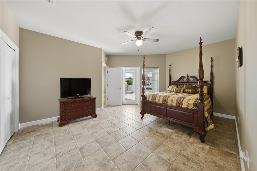227 Windjammer Road Rockport, TX 78382 - Photo 25 of 40