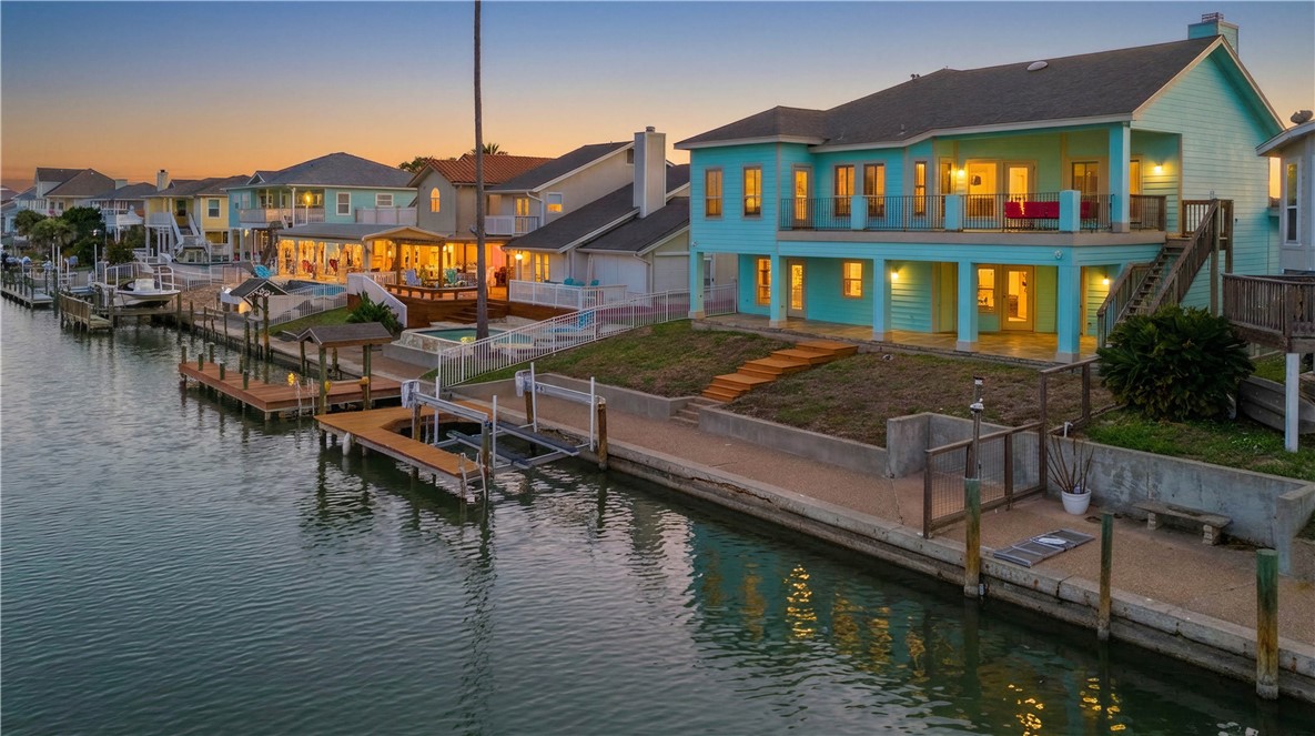 227 Windjammer Road Rockport, TX 78382 - Photo 3 of 40