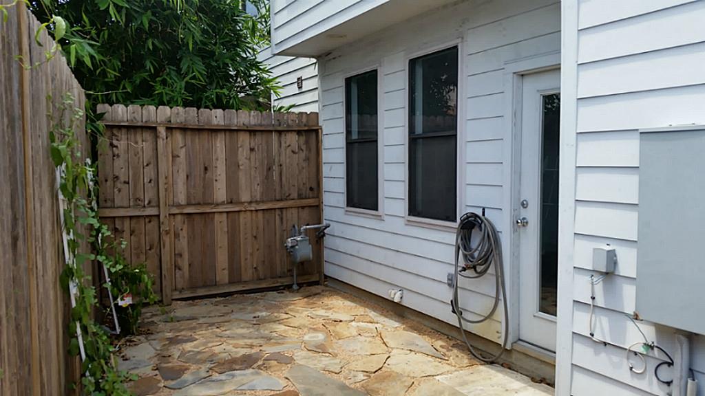 1023 Bonner Street, Unit 1023 Houston, TX 77007 - Photo 23 of 24 Space to enjoy the outdoors!