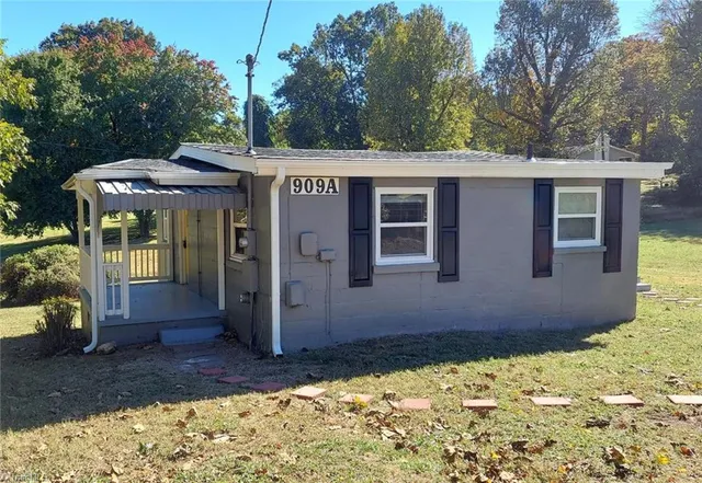 $1,100 | 909 Old Thomasville Road, Unit A, High Point, NC 27260