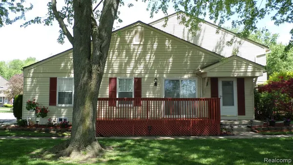 $1,600 | 33612 Bayview Drive, Unit 77, New Baltimore, MI 48047