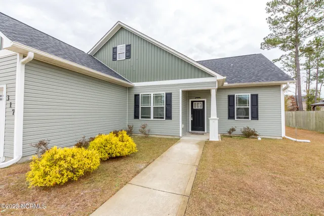 $1,675 | 317 Adobe Lane, Jacksonville, NC 28546
