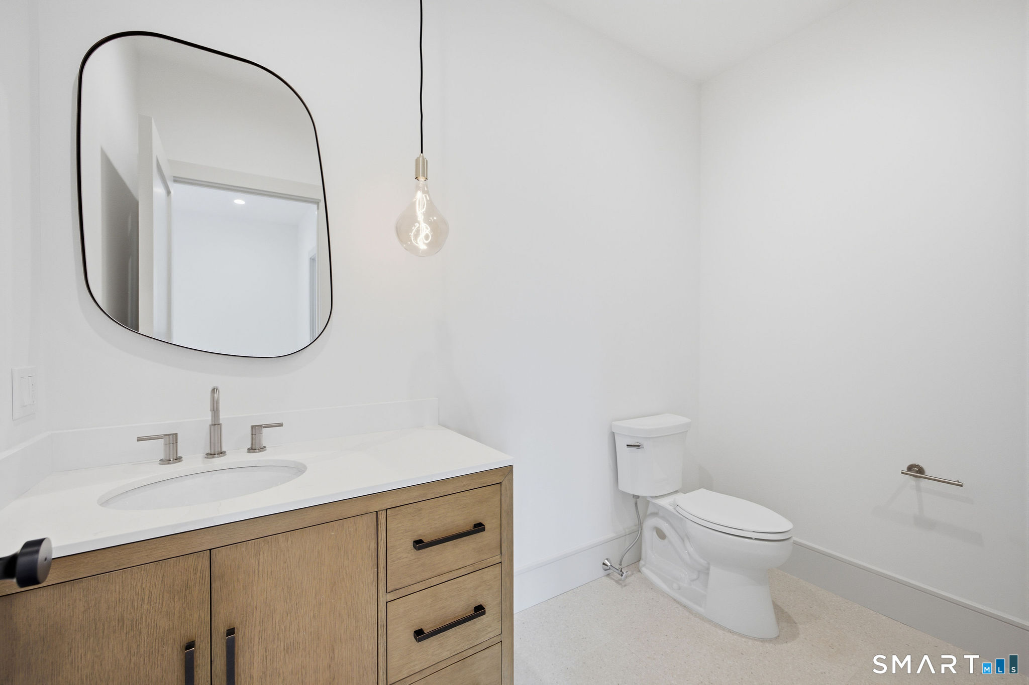 125 Coleman Road Fairfield, CT 06825 - Photo 33 of 40 Gallery Image 33