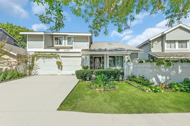 $299,990 | 12166 Huntington Venture Drive, Houston, TX 77099
