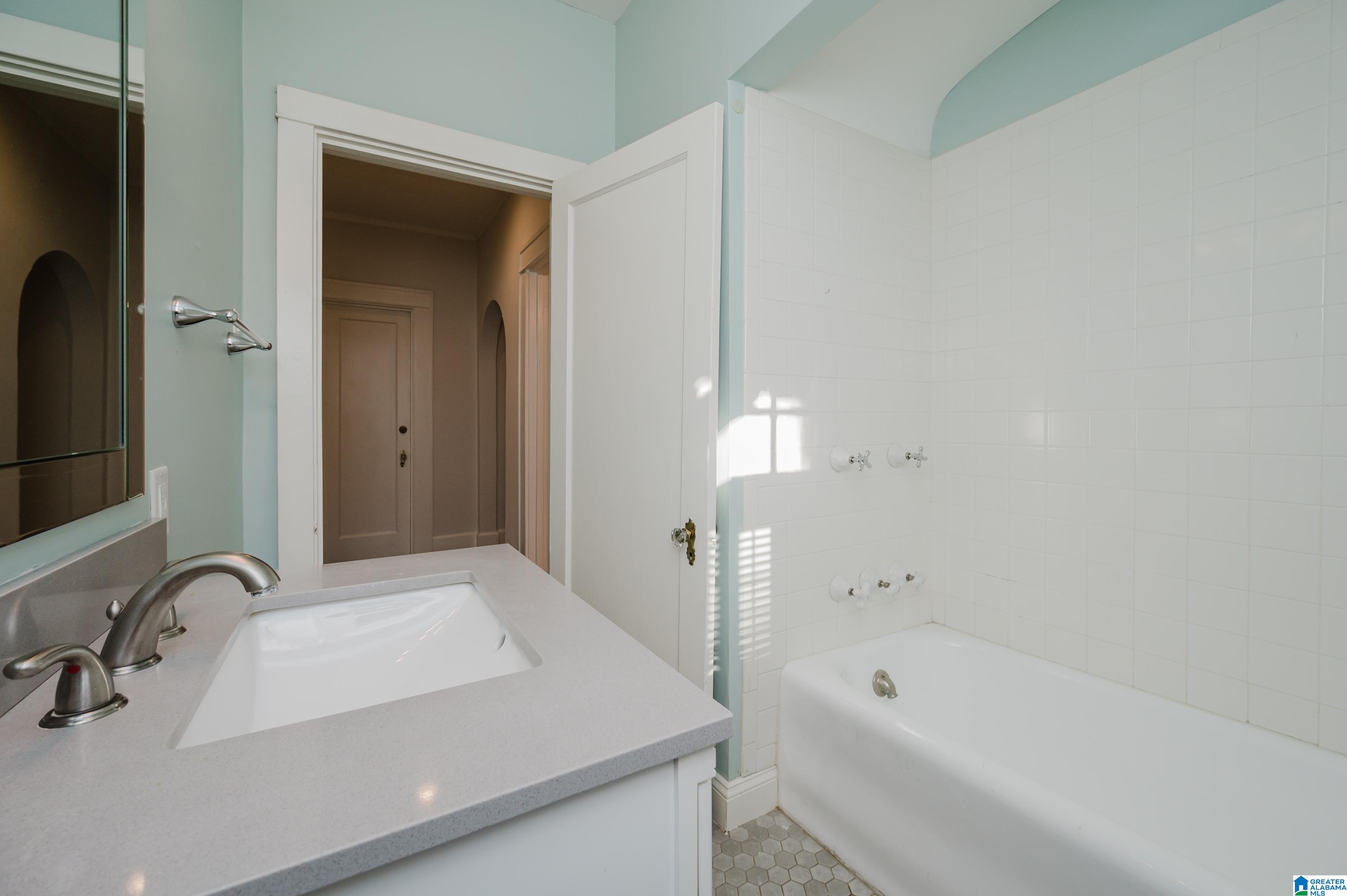 1901 Kensington Road Birmingham, AL 35209 - Photo 25 of 44