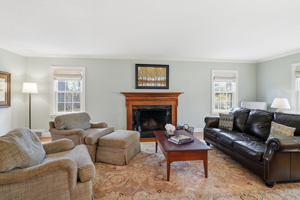 324 Farmington Road Longmeadow, MA 01106 - Photo 5 of 42 Gallery Image 5