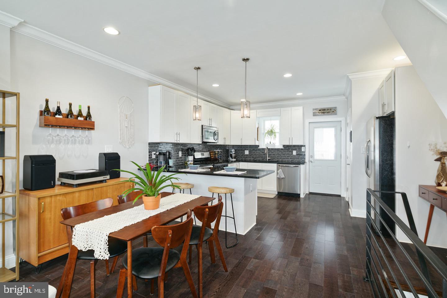 2720 Edgemont Street Philadelphia, PA 19134 - Photo 3 of 33