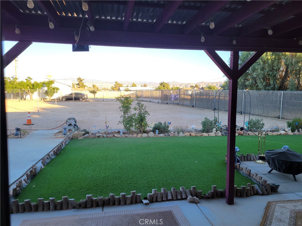 14121 Lakota Road Apple Valley, CA 92307 - Photo 22 of 40 Backyard