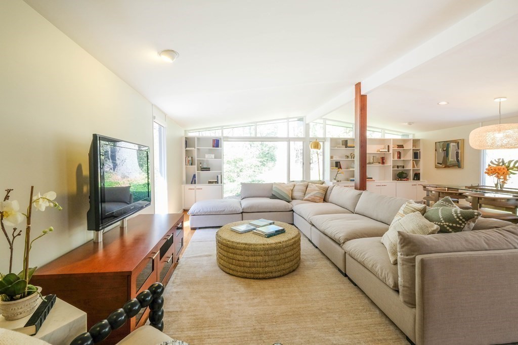 145 Woodridge Road Wayland, MA 01778 - Photo 3 of 12 Gallery Image 3