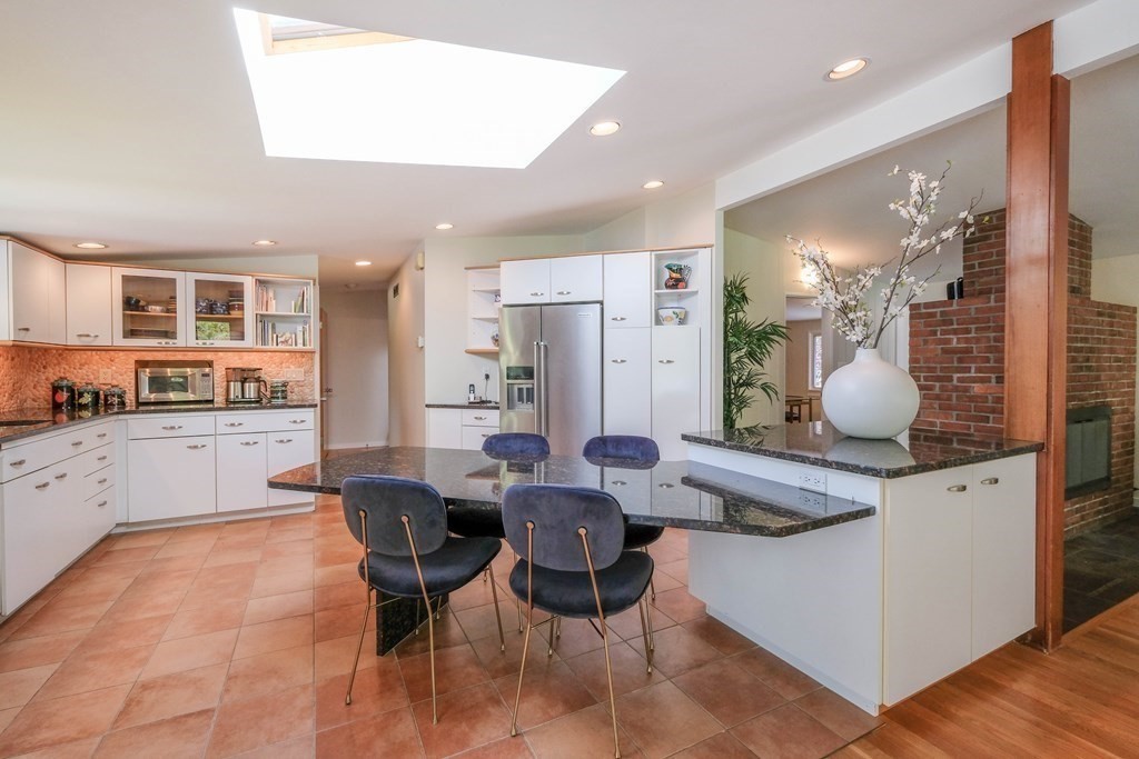 145 Woodridge Road Wayland, MA 01778 - Photo 4 of 12 Gallery Image 4