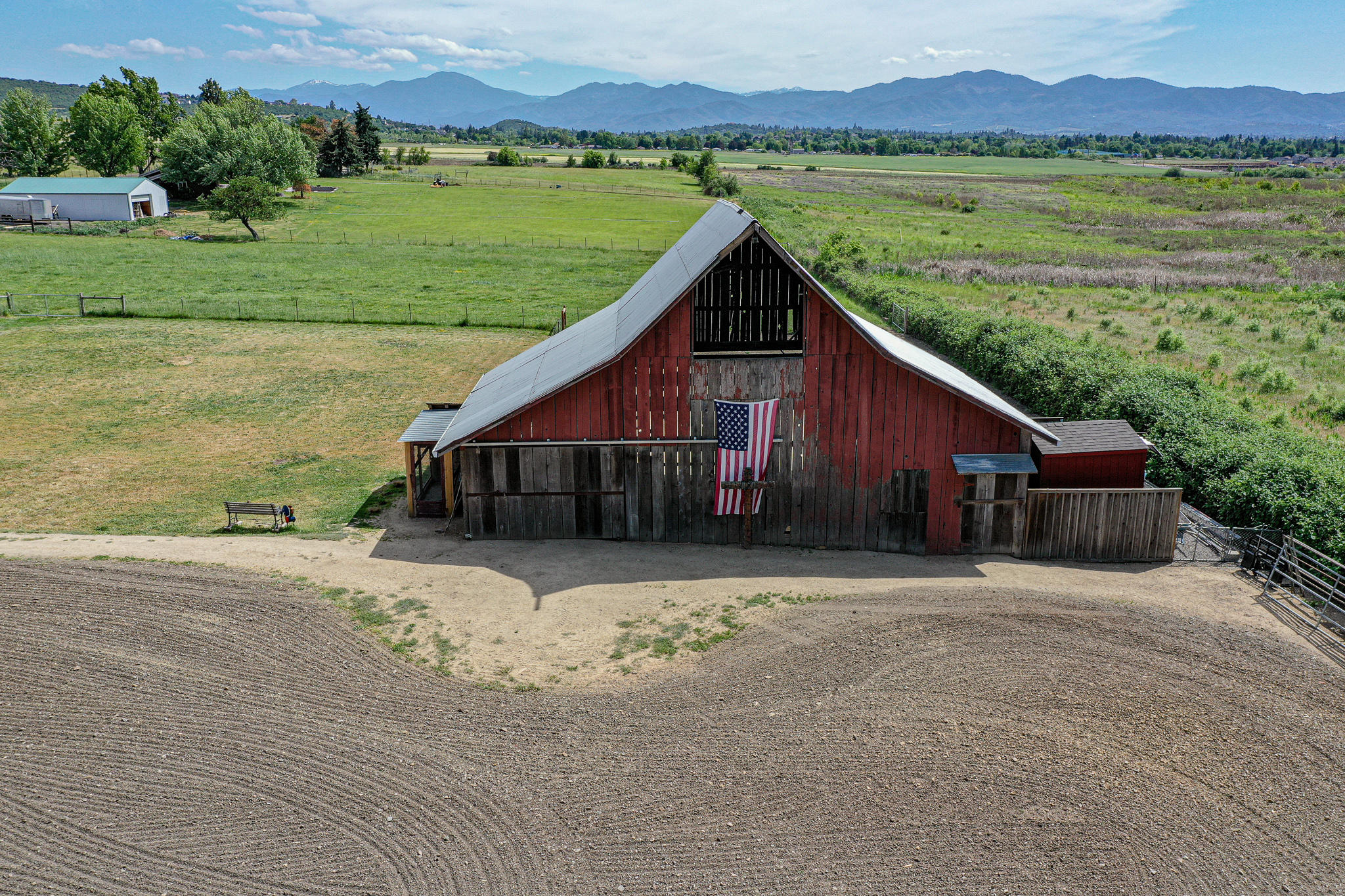 2798 Coker Butte Road Medford, OR 97504 - Photo 25 of 30 9
