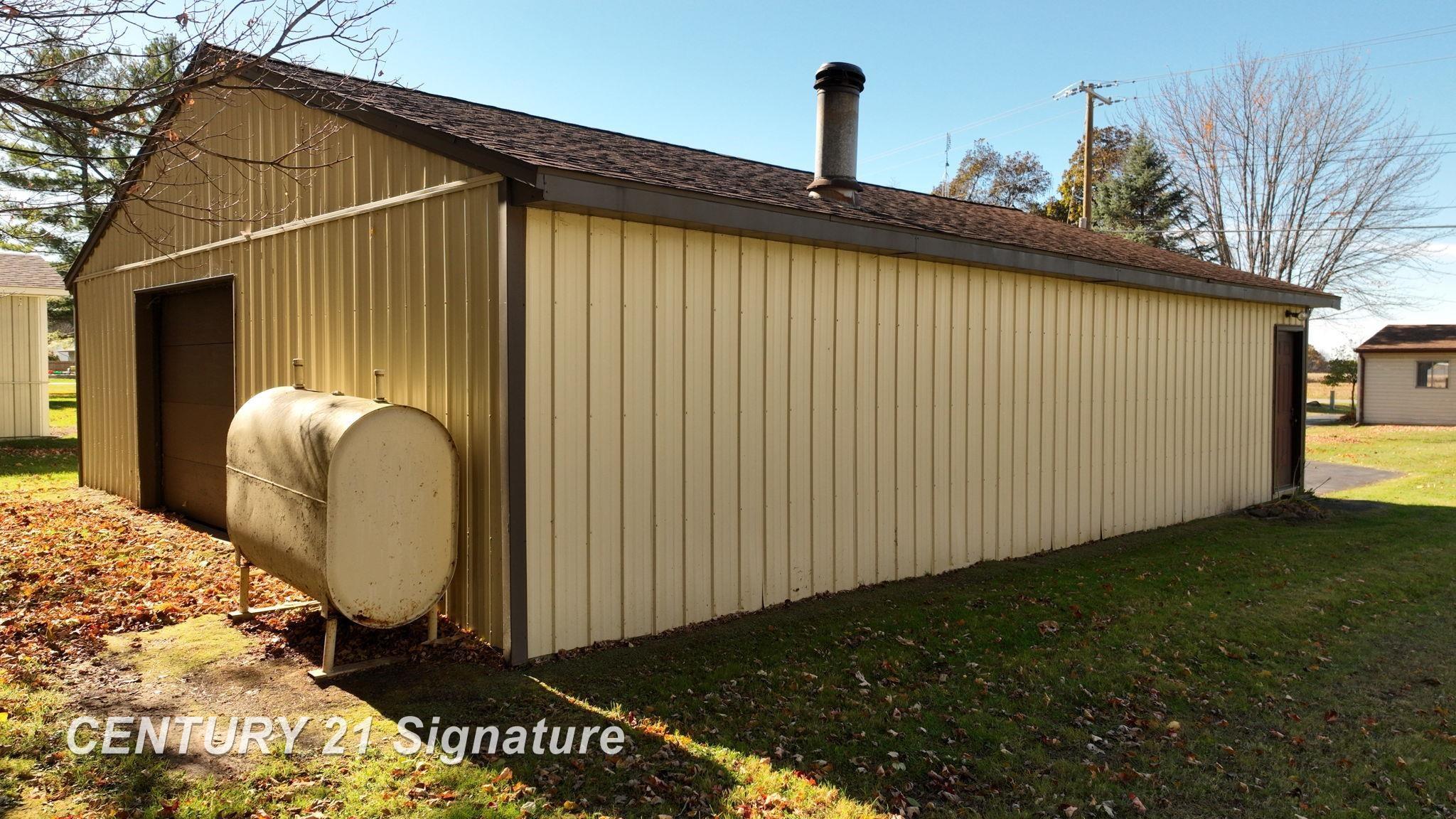 13474 North Linden Road Clio, MI 48420 - Photo 46 of 64 50193516-1ddcef82-9bed-4d9a-8e88-9d3d05d7babb.JPG