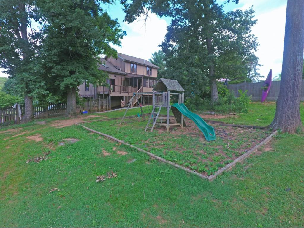 312 South Austin Springs Road Johnson City, TN 37601 - Photo 13 of 27 Big Yard