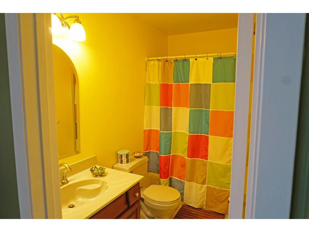 312 South Austin Springs Road Johnson City, TN 37601 - Photo 23 of 27 Bathroom