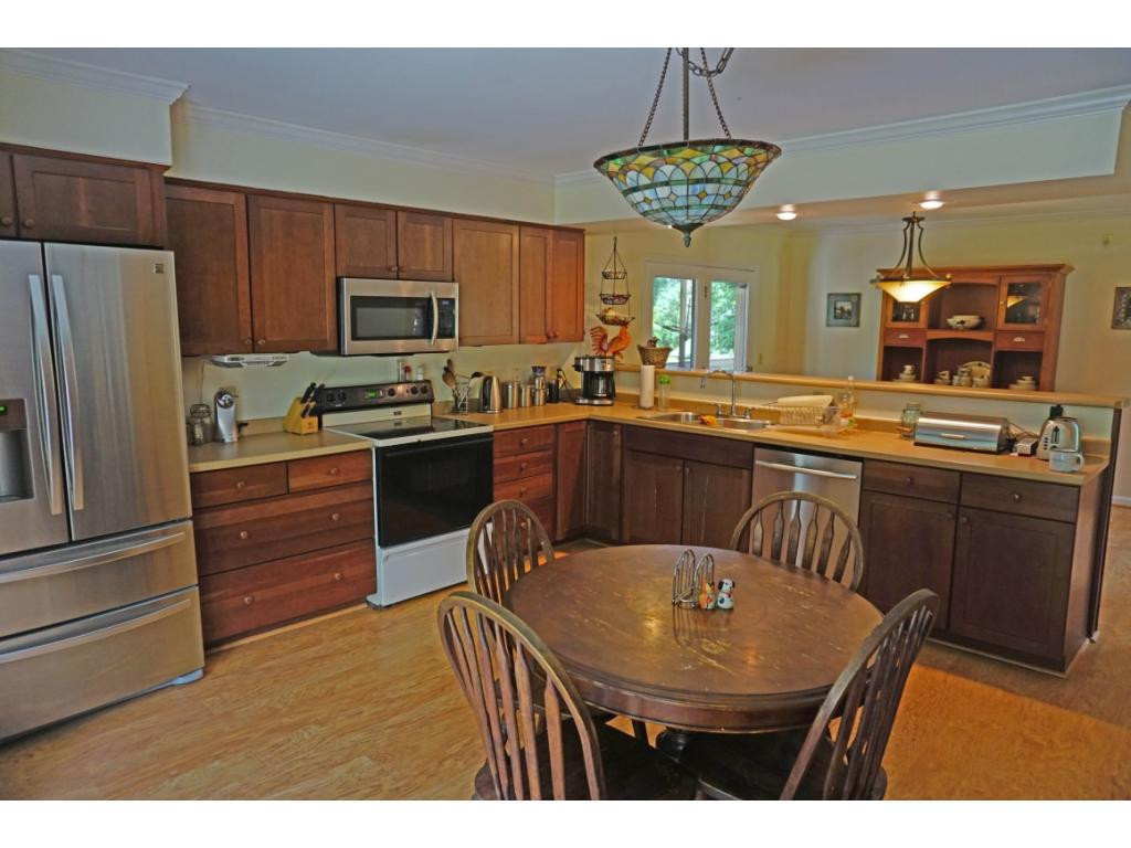 312 South Austin Springs Road Johnson City, TN 37601 - Photo 4 of 27 Kitchen