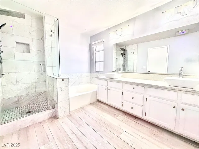 $2,900 | 10001 Coral Sands Drive, Las Vegas, NV 89117