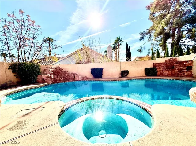 $2,895 | 10001 Coral Sands Drive, Las Vegas, NV 89117